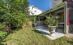 Apartment Pavic Garden