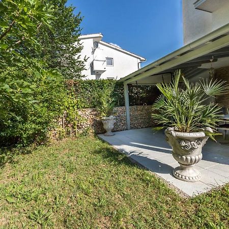 Apartment Pavic Garden Baška Esterno foto