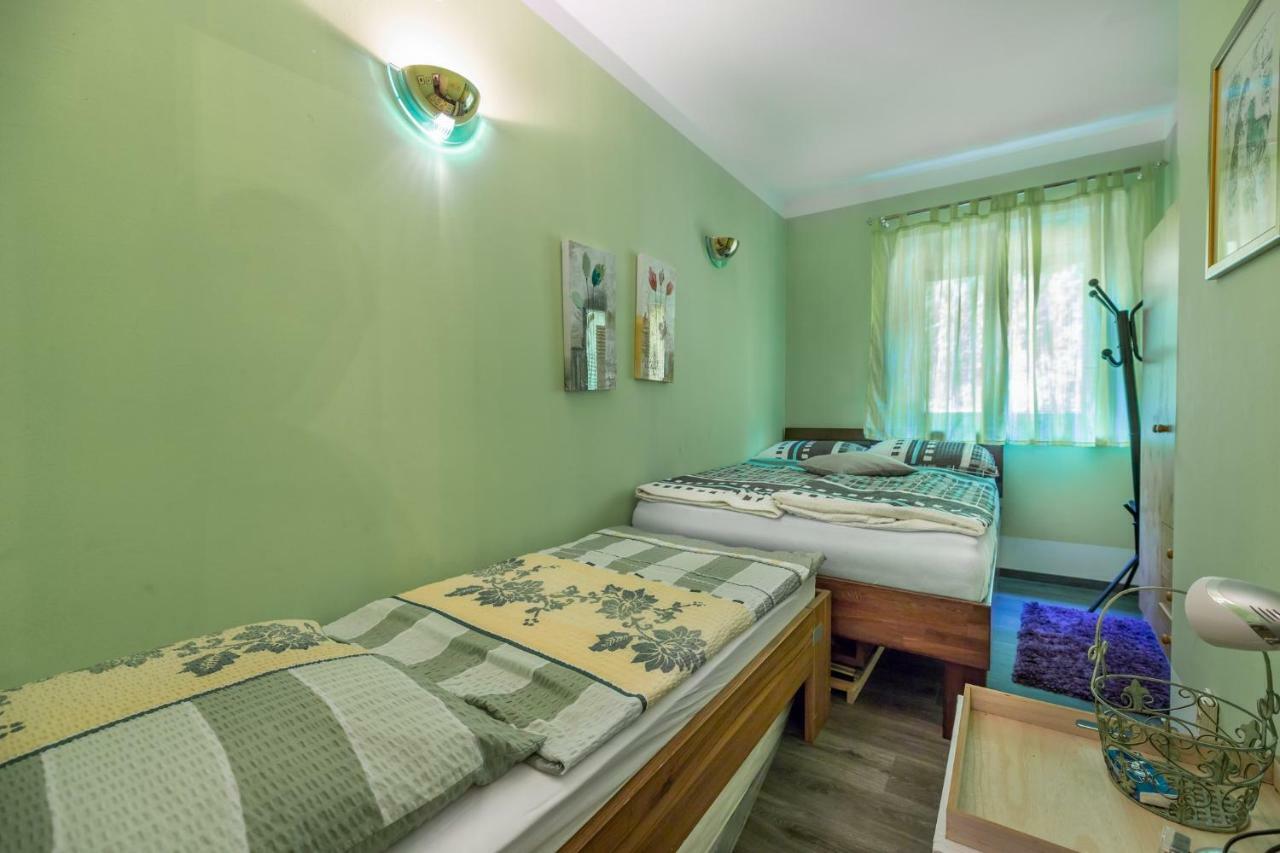 Apartment Pavic Garden Baška Esterno foto